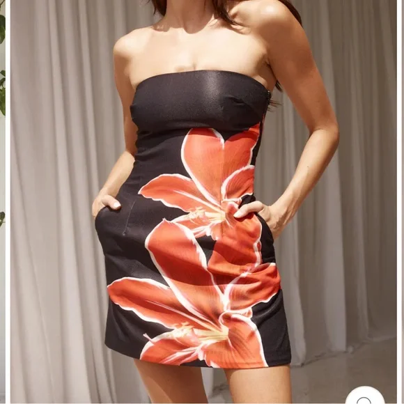 RUNAWAY THE LABEL PRIMROSE MINI DRESS IN BLACK LILY Floral Strapless M - Picture 3 of 4